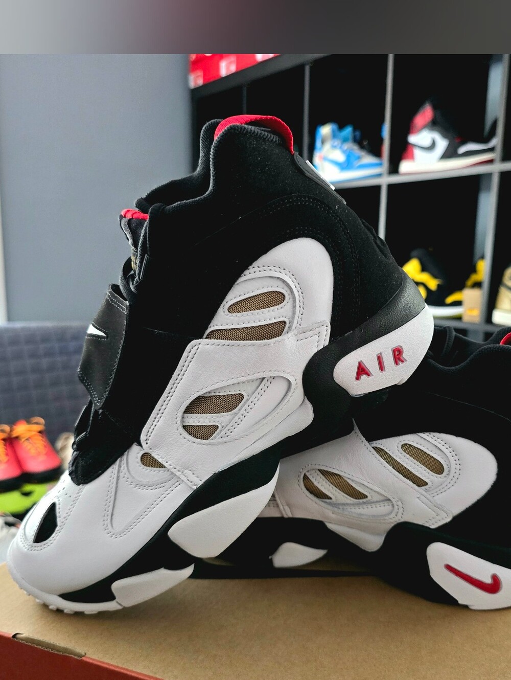 Nike Air Diamond Turf 2 49ers II7080-001 Unisex Basketball Sneakers - Picture 5 of 10